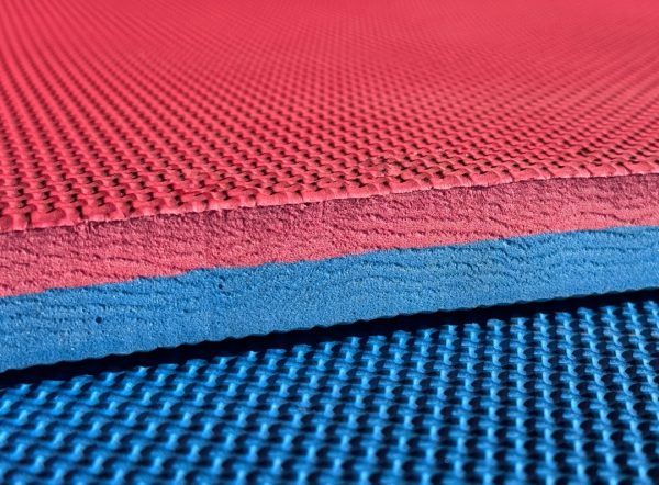 Saltea Tatami Profesională ~85 kg/m³ pentru Judo, Karate, Aikido și alte Arte Marțiale - 100 x 100 x 2.6 cm